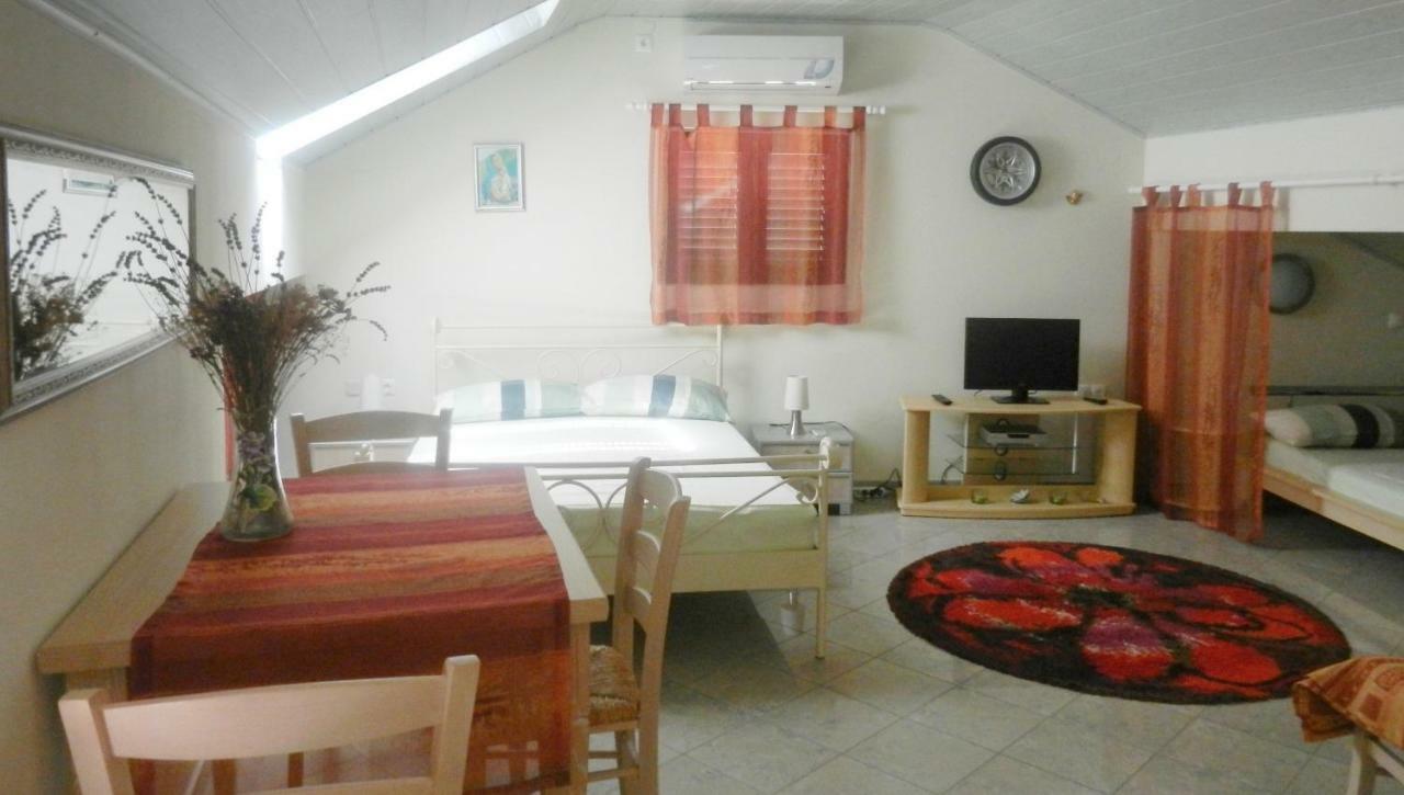 Apartments Jozefina Crikvenica Exterior photo